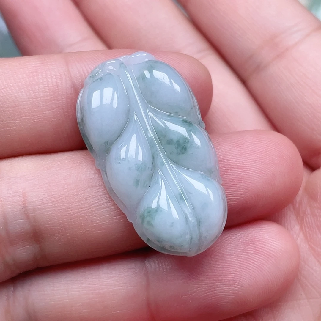 翡翠未镶嵌颈饰叶子