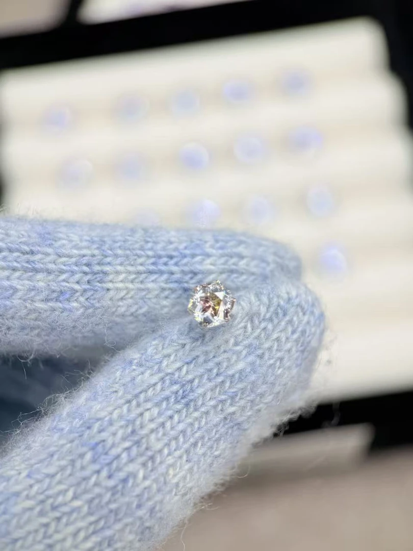 钛钢锆石耳饰 A730 双色女王切锆石6mm精致耳骨钉耳钉