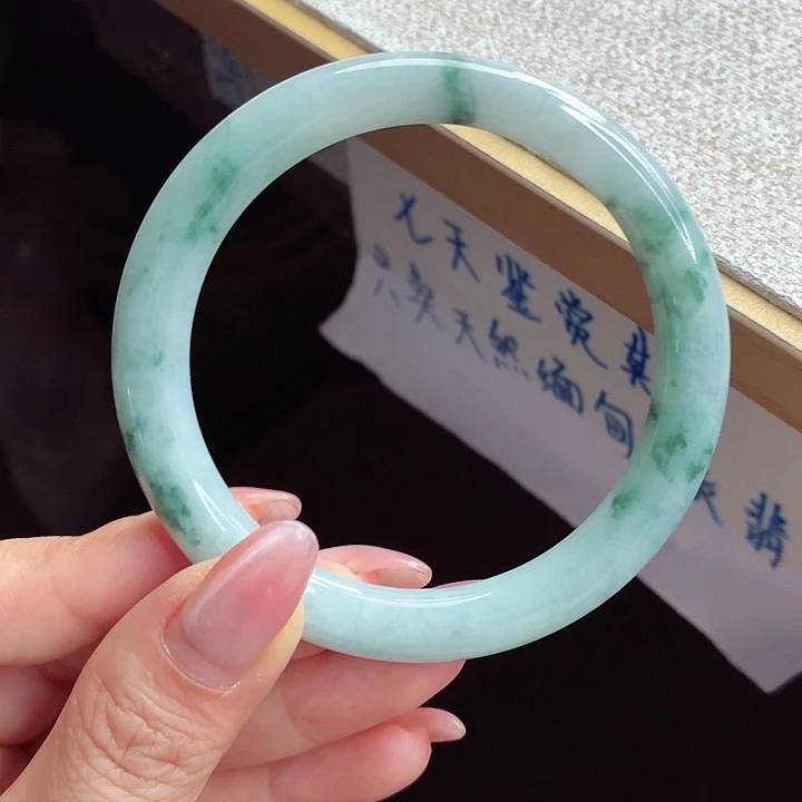 翡翠未镶嵌手镯手镯