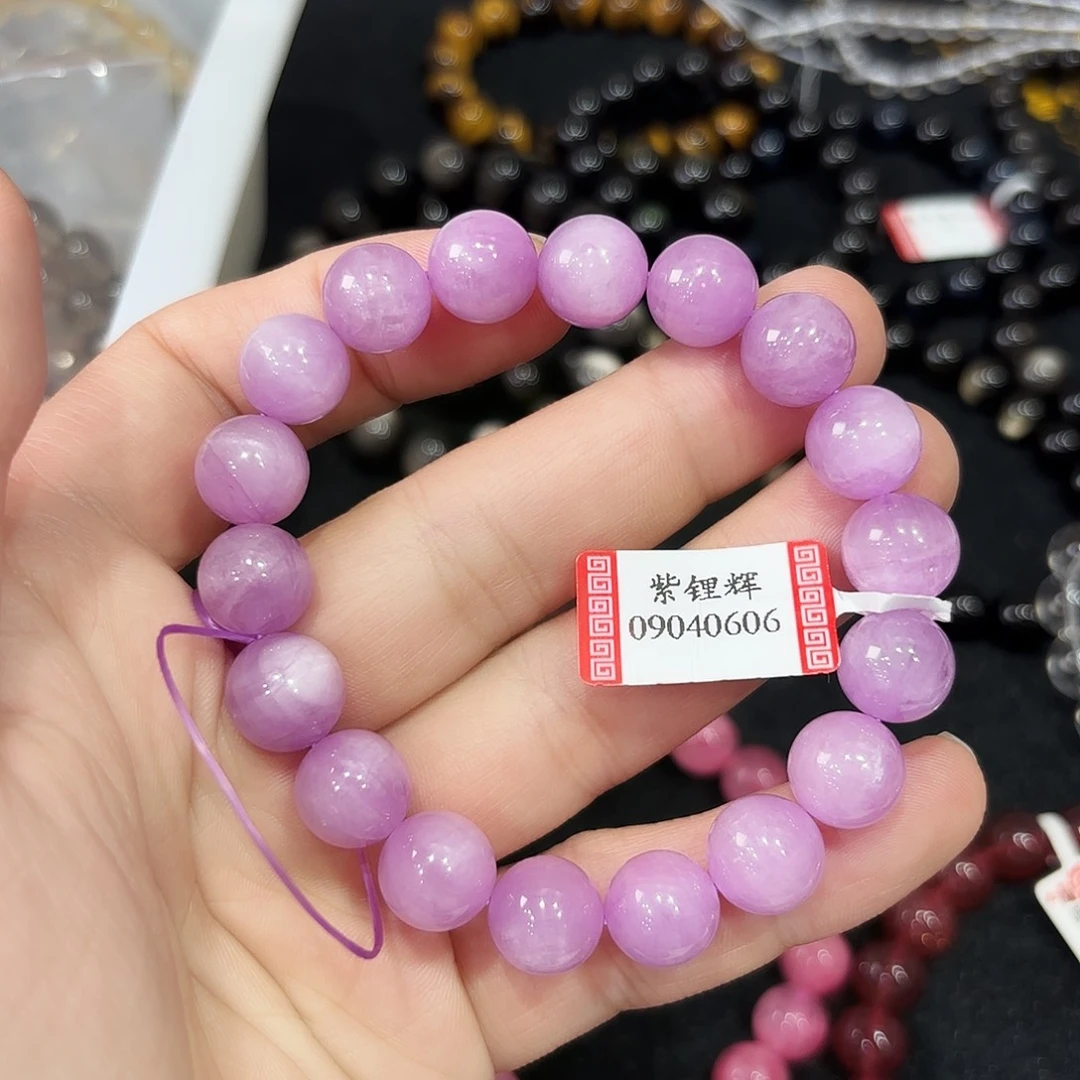 未镶嵌锂辉石无紫