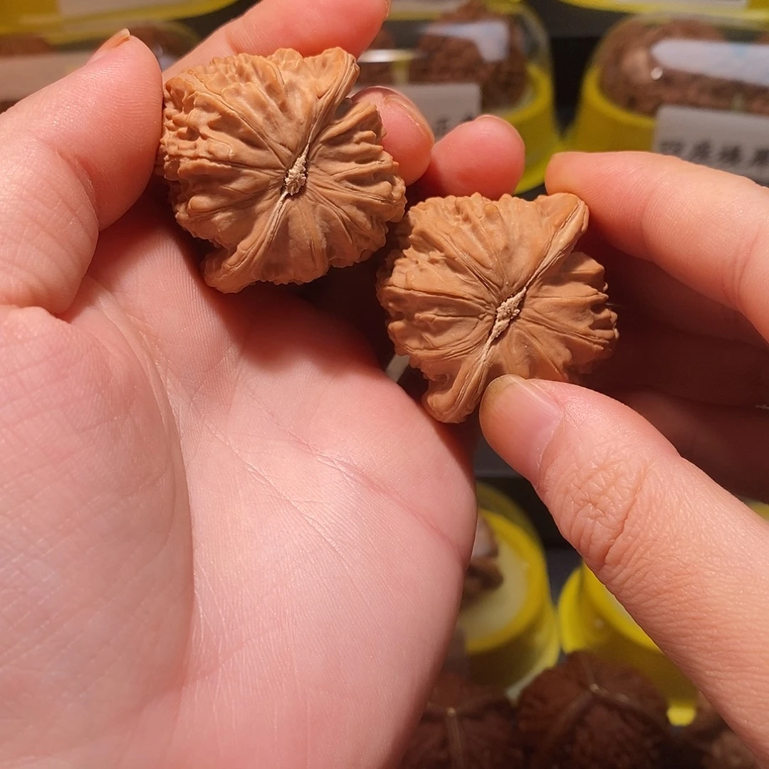 把件文玩核桃三角白42全品
