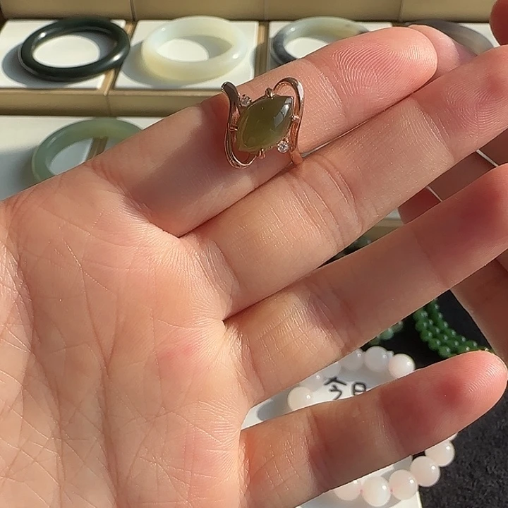 和田玉未镶嵌戒指