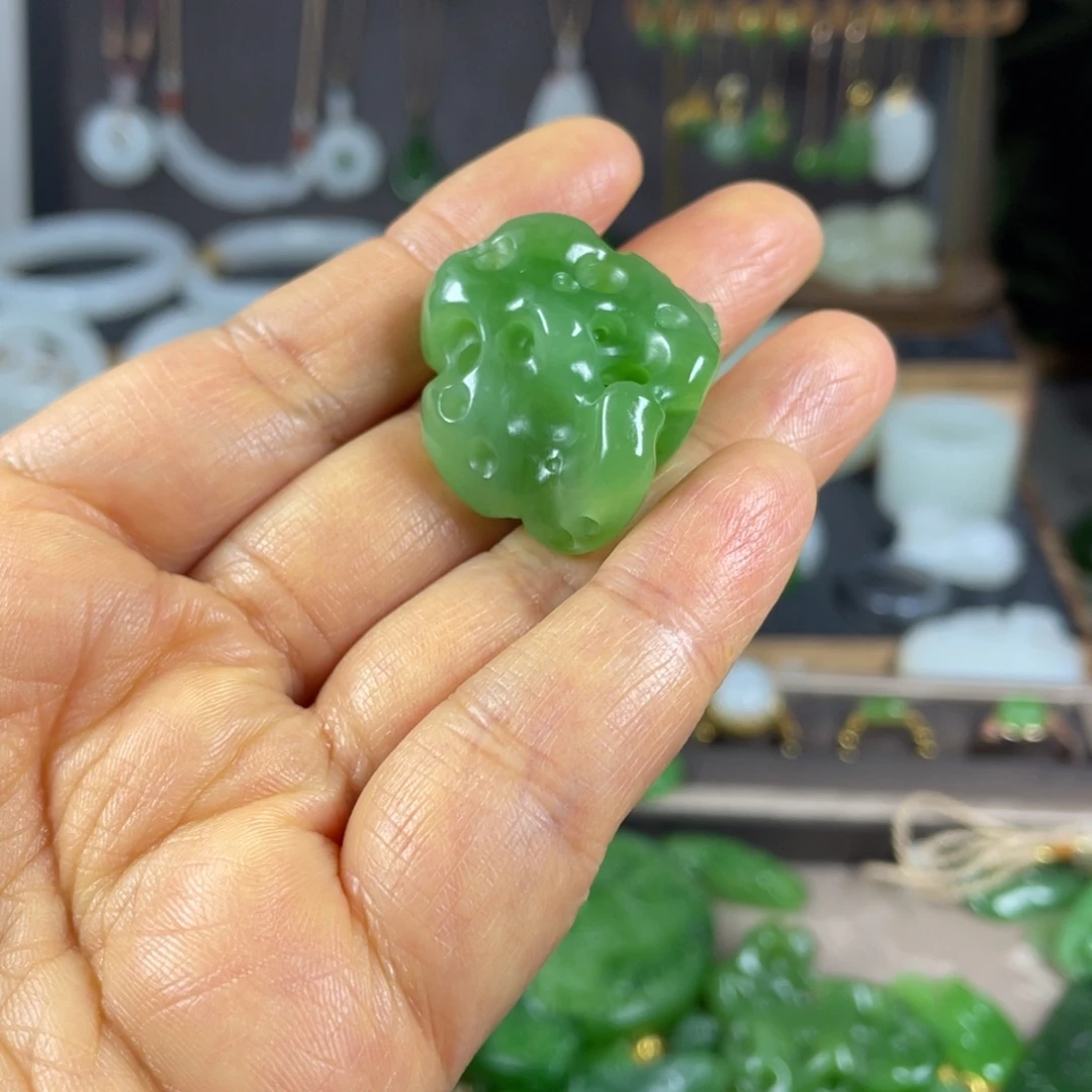 璎***珞和田玉未镶嵌颈饰