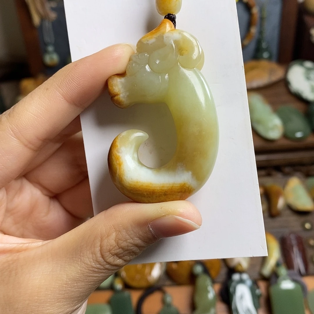 冬***岫岩河磨玉（透闪石质玉）未镶嵌颈饰