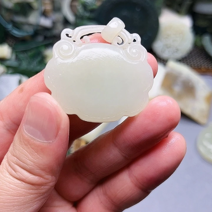 和田玉玉牌未镶嵌°****+