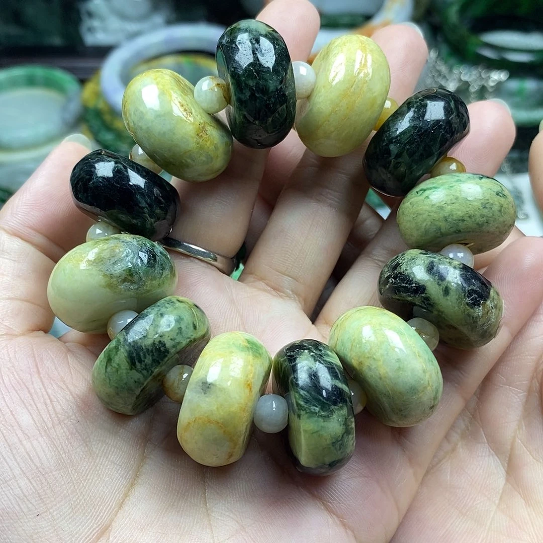 颈饰未镶嵌翡翠手串