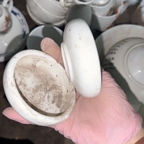 瓷片国营厂库存微瑕8.5厘米2个