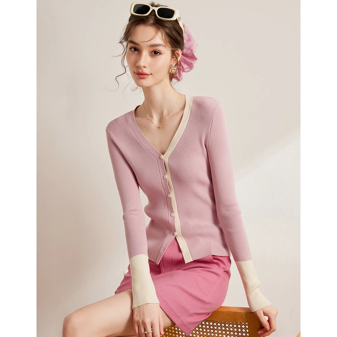 白鹿语25春款时尚V领撞色门襟微弹长袖简约修身开衫针织衫BY20113