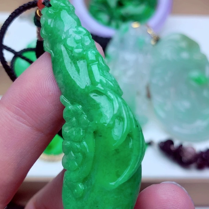 吊坠(不含链)未镶嵌翡翠