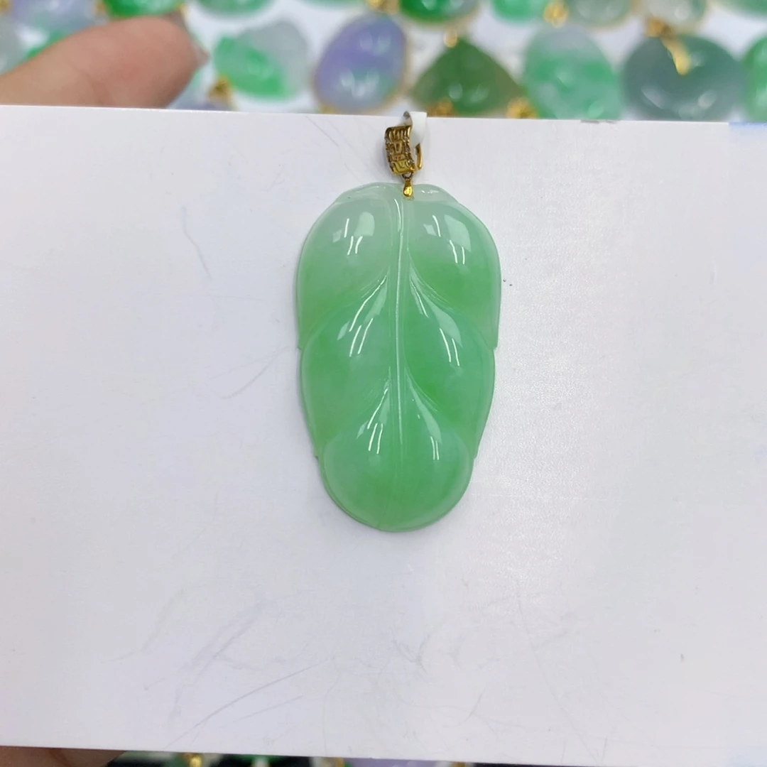 颈饰18K金镶嵌翡翠翡翠