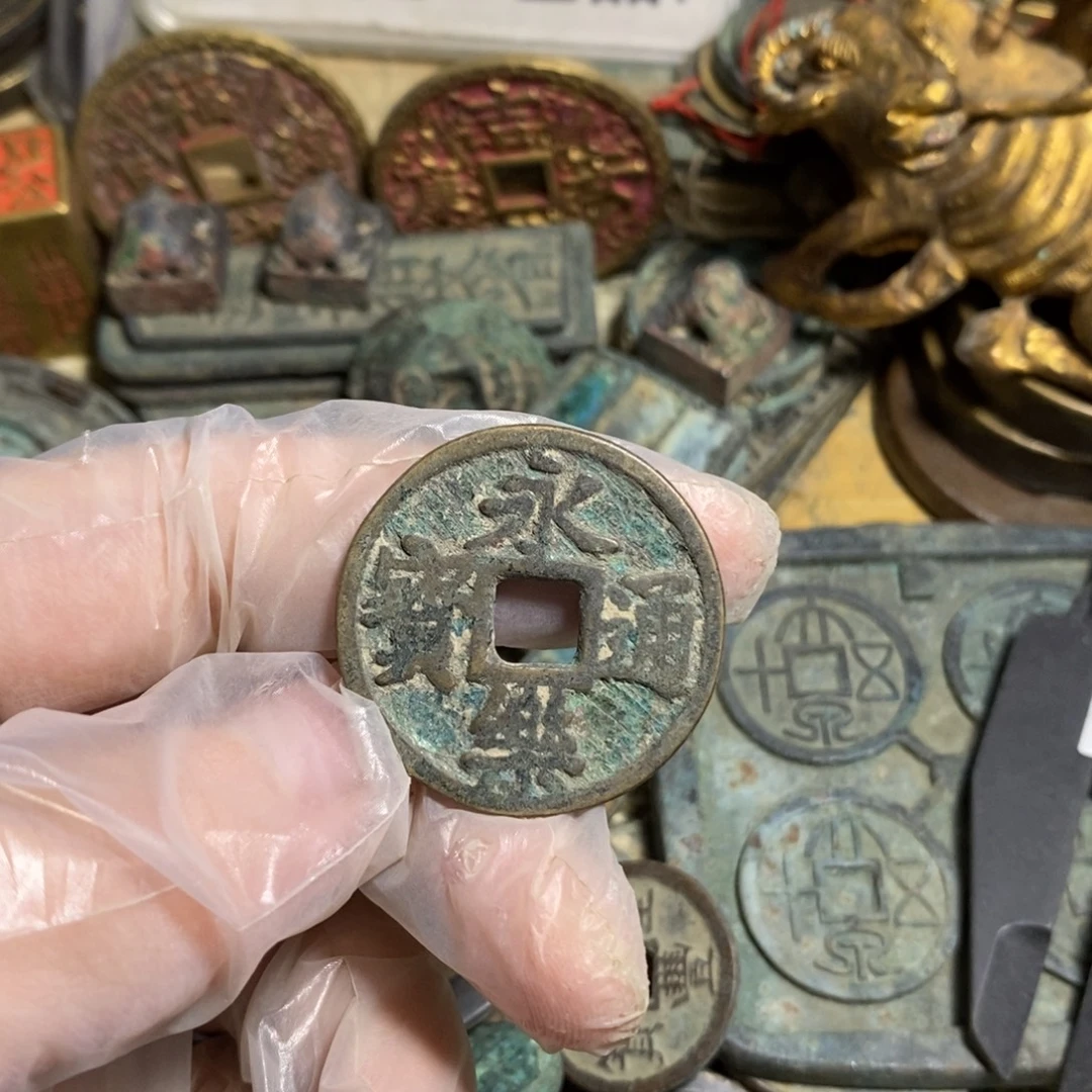 铜现代工艺品学习币