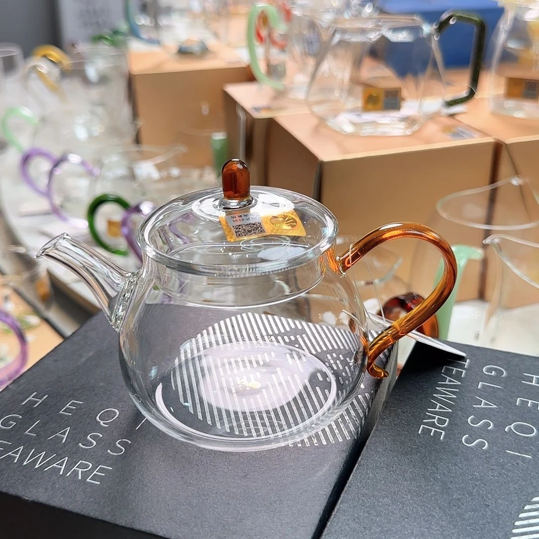 禾器琥珀色青云壶