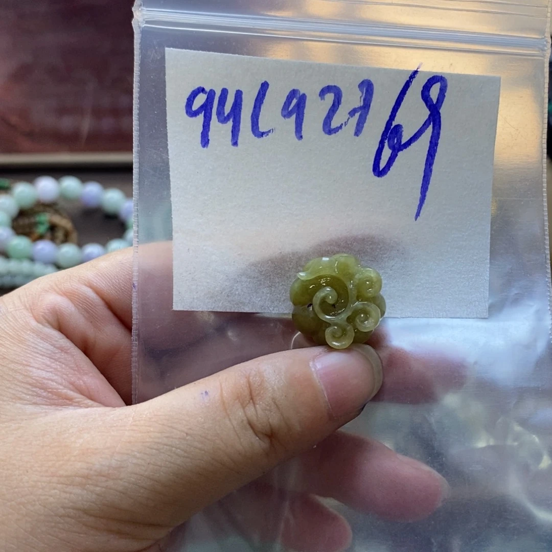 未镶嵌定制翡翠米*