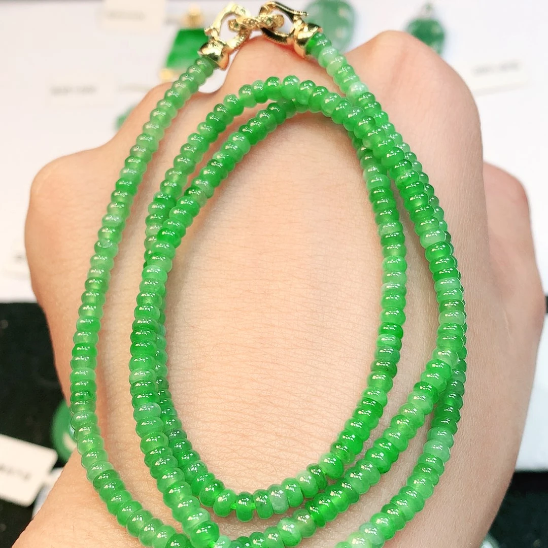 翡翠未镶嵌颈饰缅甸