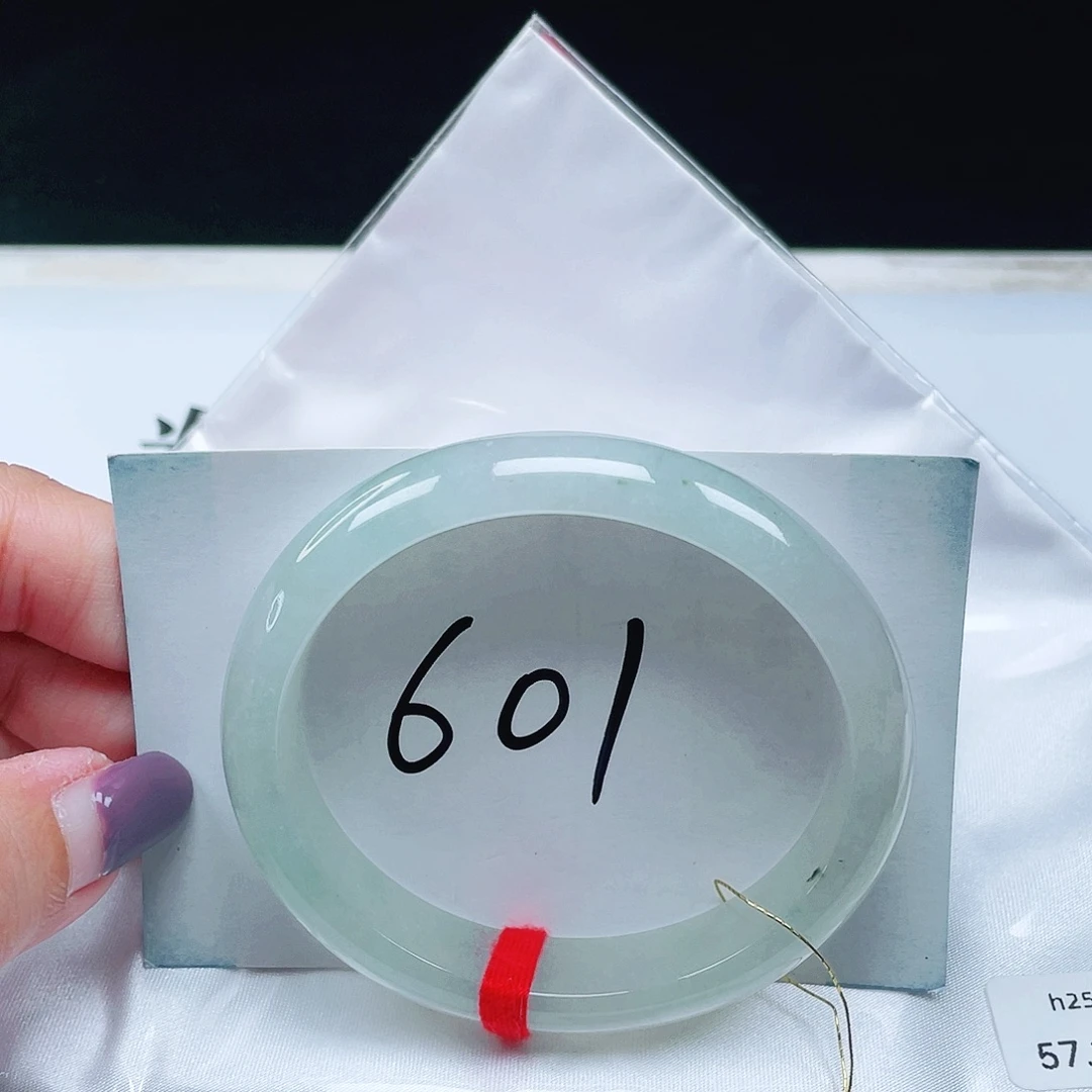 翡翠未镶嵌手镯（贵妃镯）缅甸翡翠57+