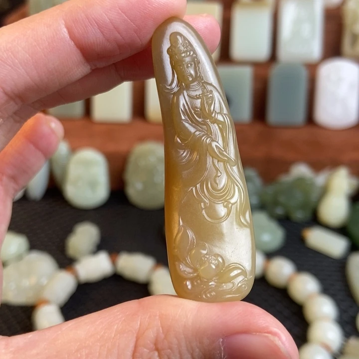 和田玉未镶嵌颈饰