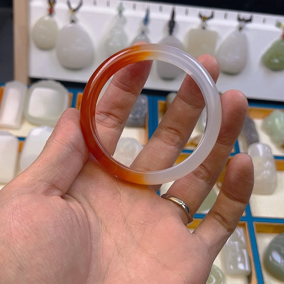 玛瑙/玉髓手镯未镶嵌