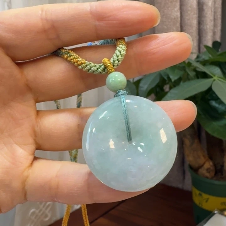 翡翠未镶嵌颈饰平安扣