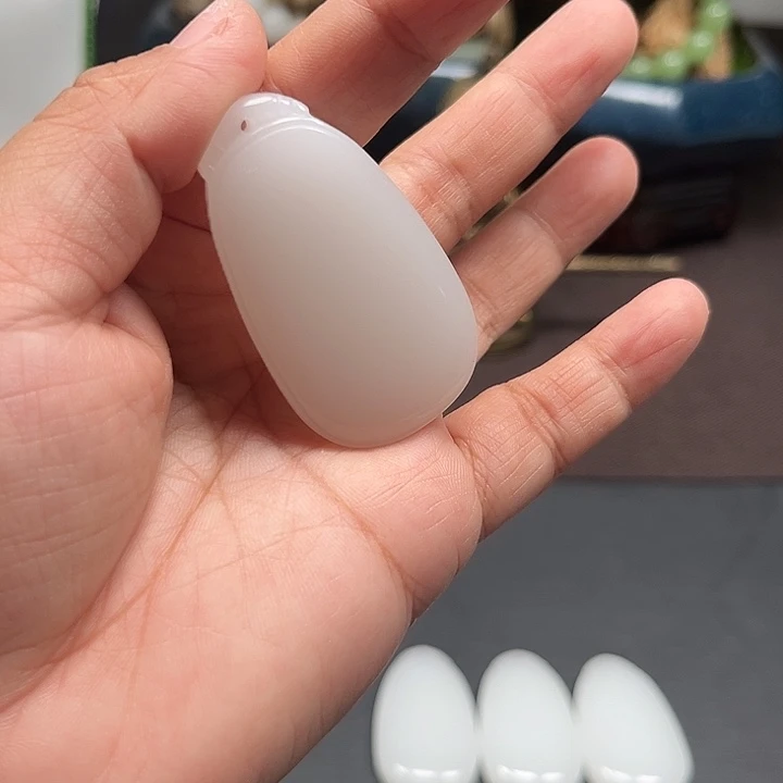 和田玉（糖玉）未镶嵌颈饰