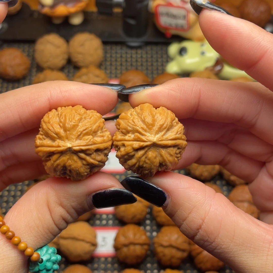 ****雯吊坠文玩核桃27尺全品蝴蝶磨盘