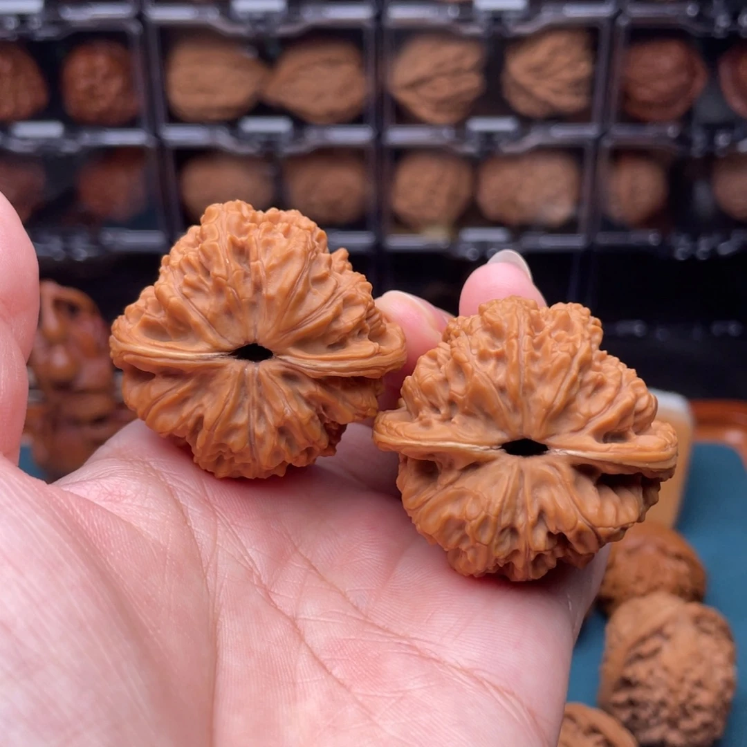 用***8吊坠文玩核桃全品龙洞峪