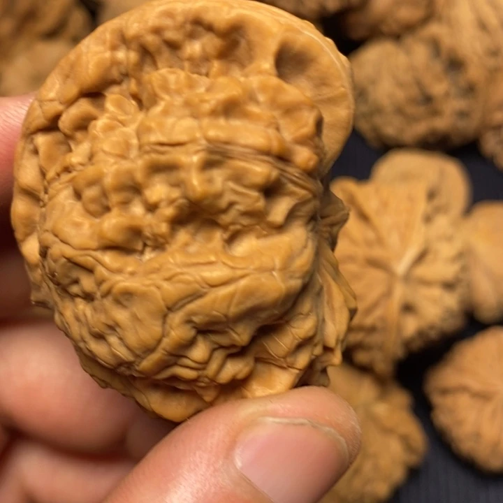 文玩核桃吊坠巍**敌文玩核桃异形单只