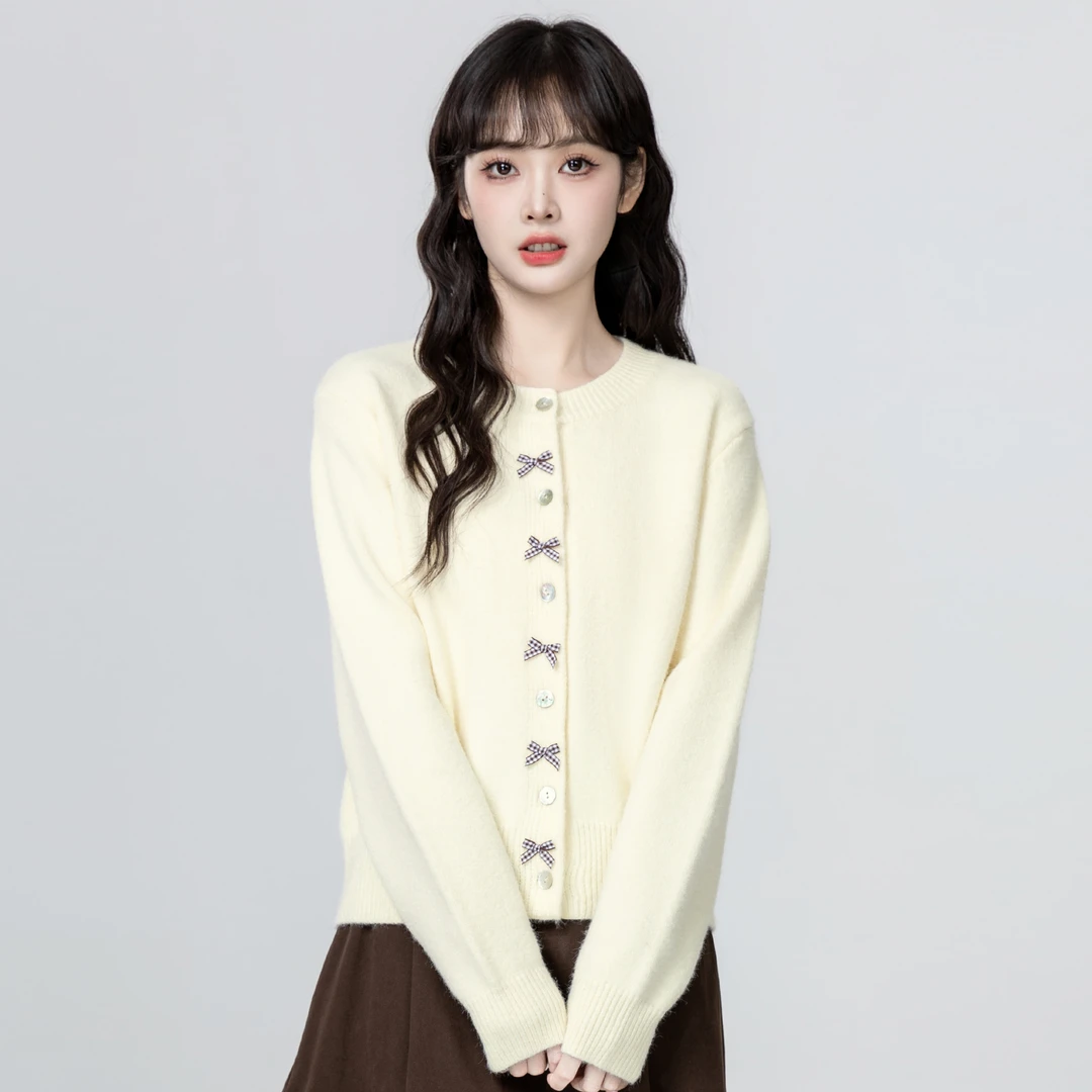 杏色圆领针织开衫女春秋2025秋季新款软糯蝴蝶结毛衣外套短款上衣