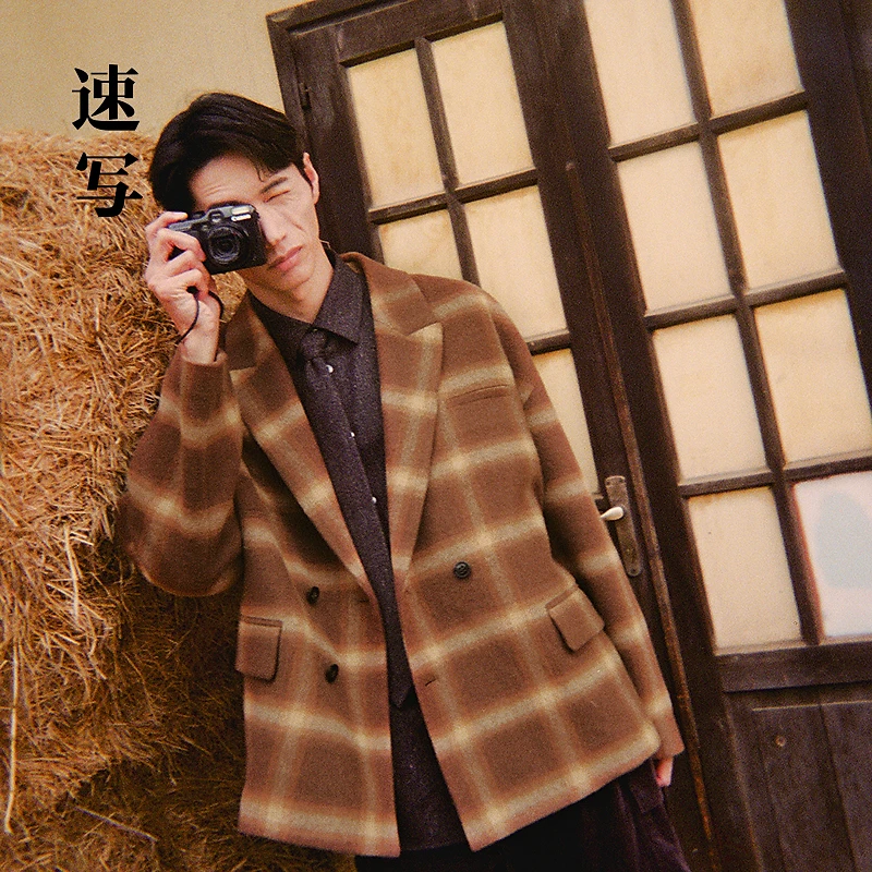 速写男装秋冬新款短款双排扣休闲西服格纹复古时尚外套9OB813670