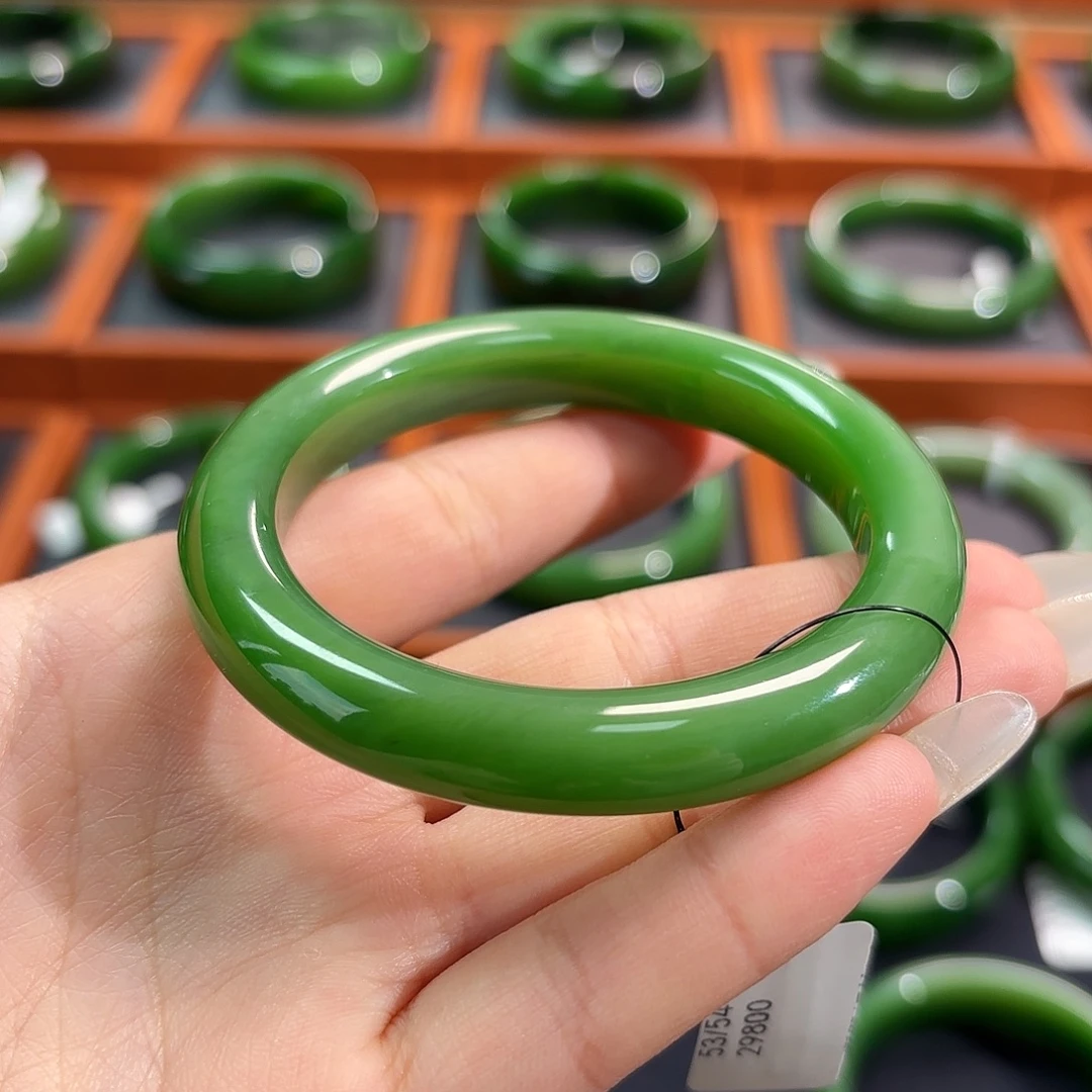 和田玉未镶嵌手镯果阳绿