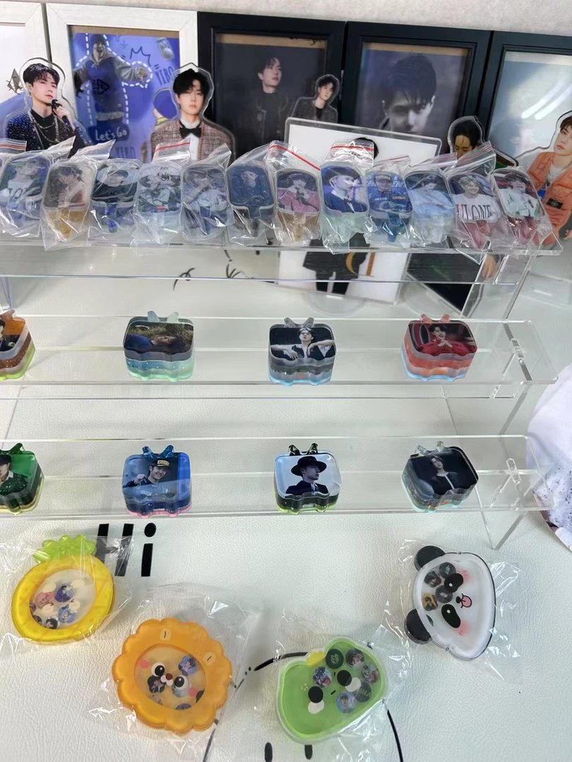 【福袋链接】滴胶类品王一博定制精美周边产品