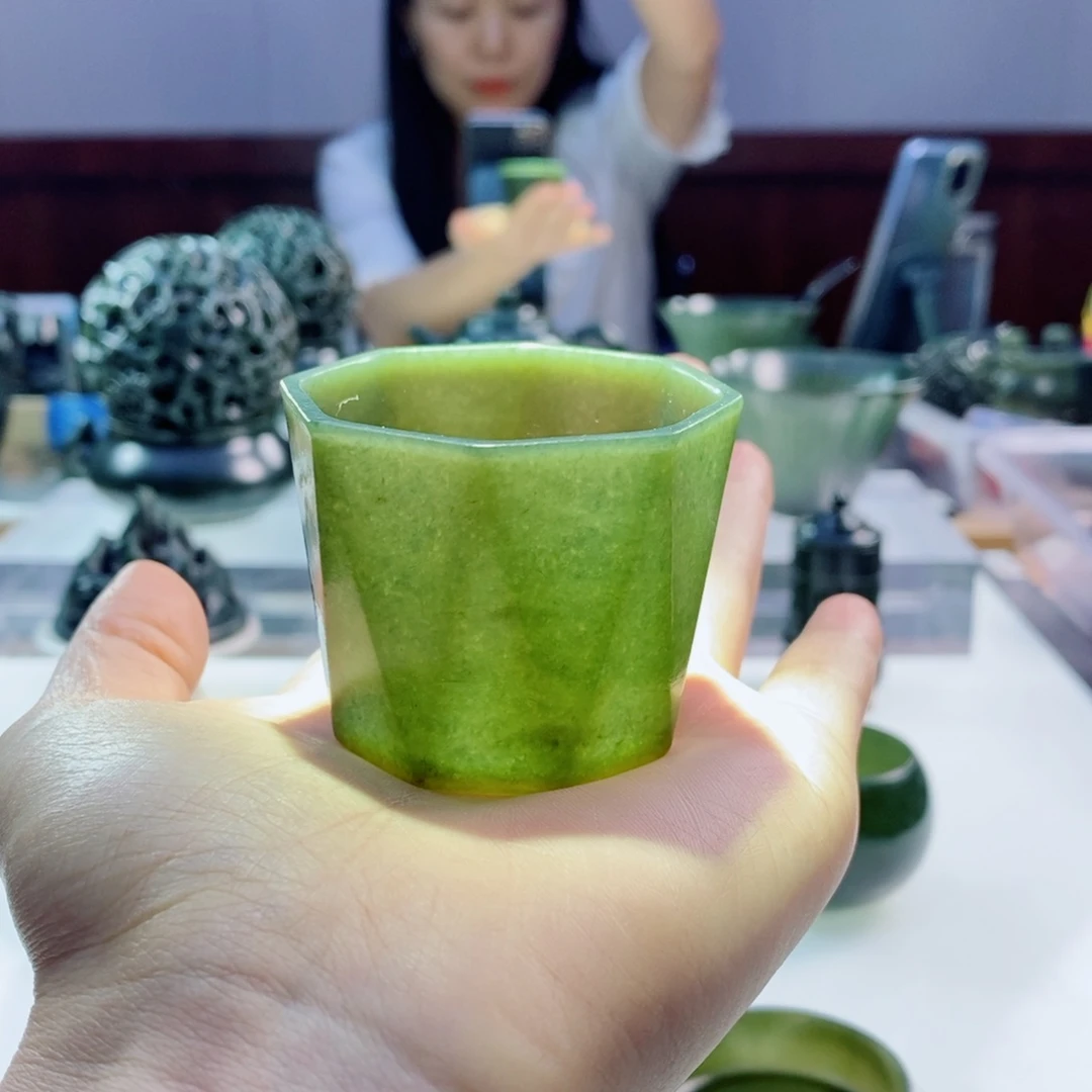 未镶嵌和田玉（青玉）摆件