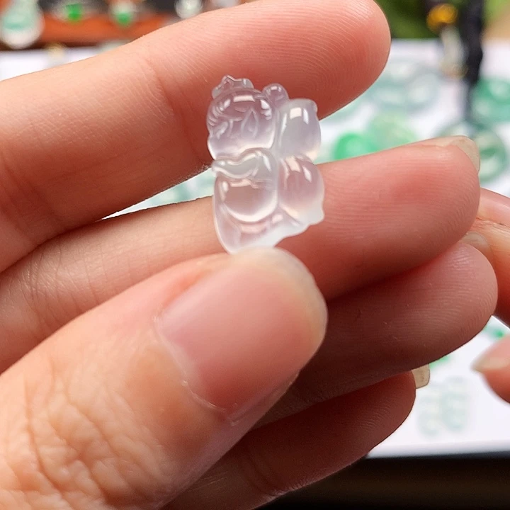 翡翠吊坠(不含链)未镶嵌花仙子