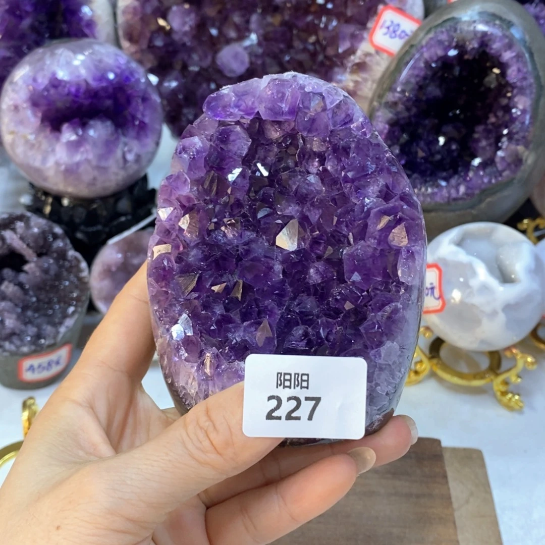 未镶嵌水晶大型摆件（非配饰）