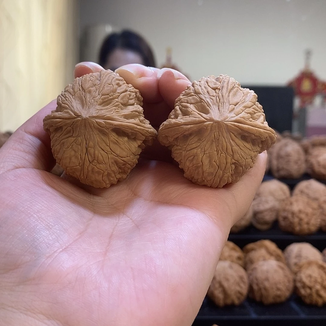 把件文玩核桃41绣球有白尖