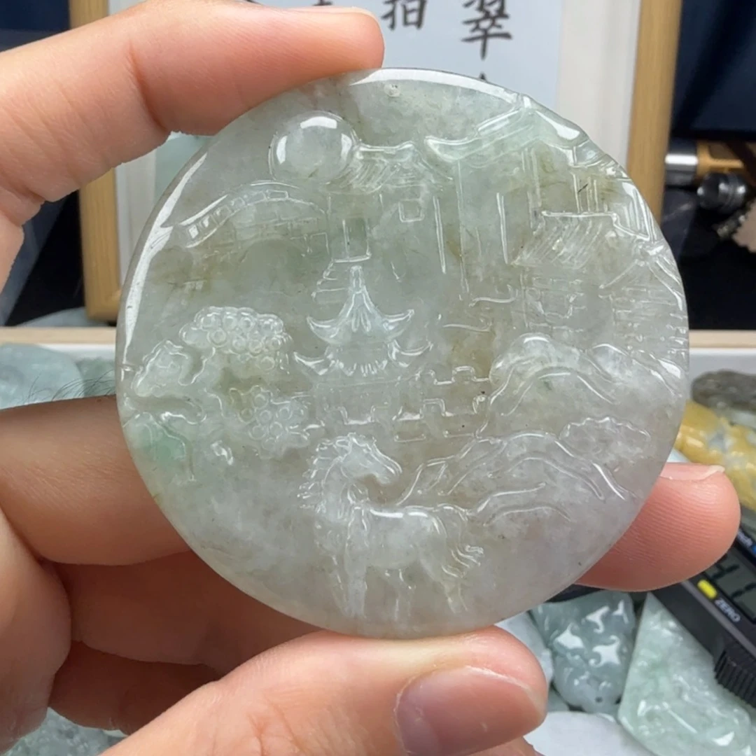 翡翠挂件未镶嵌翡翠