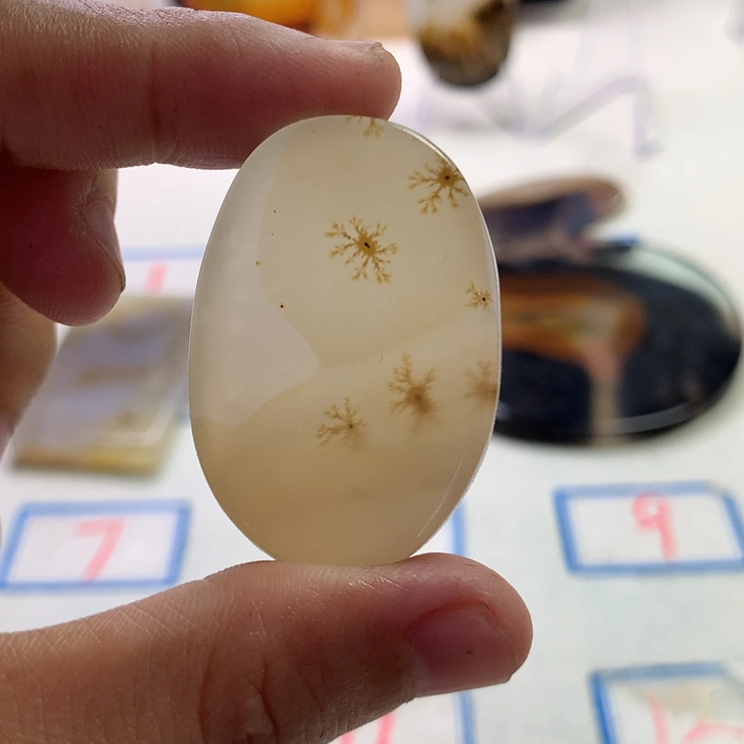 玛瑙/玉髓未镶嵌珠宝半成品