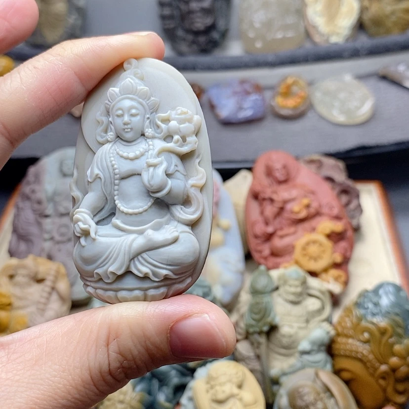 【闪购商品】定制石英质玉吊坠未镶嵌