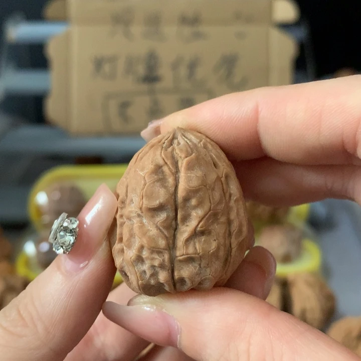 蜗***桃吊坠文玩核桃异形单只，有瑕疵