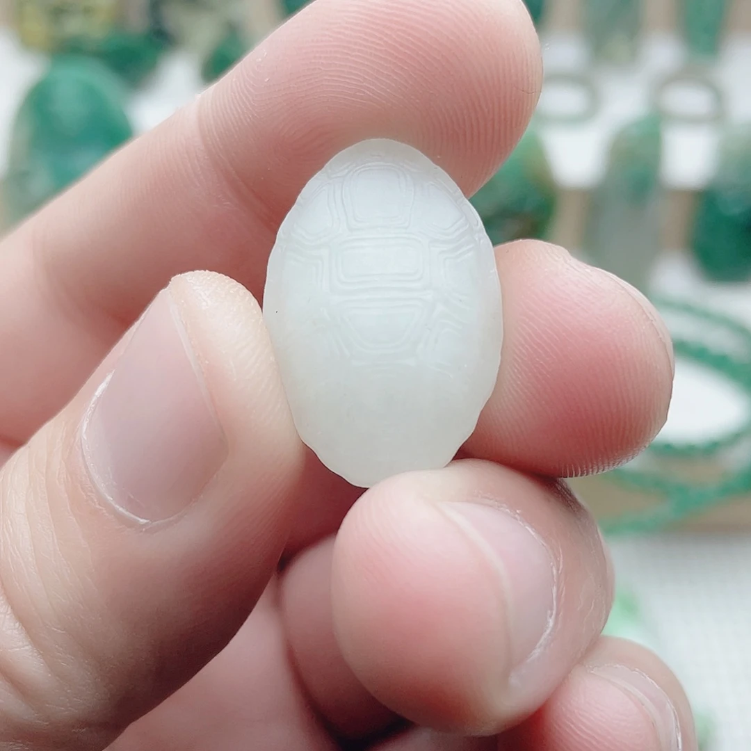 独山玉未镶嵌挂件