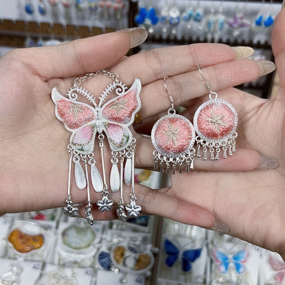 织绣手工刺绣耳坠佳吊坠