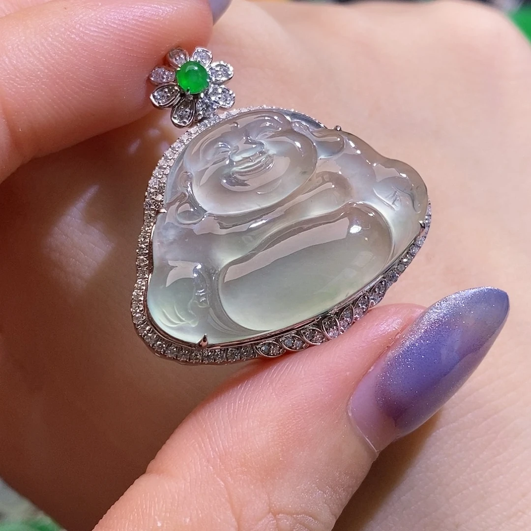 颈饰18K金镶嵌翡翠佛