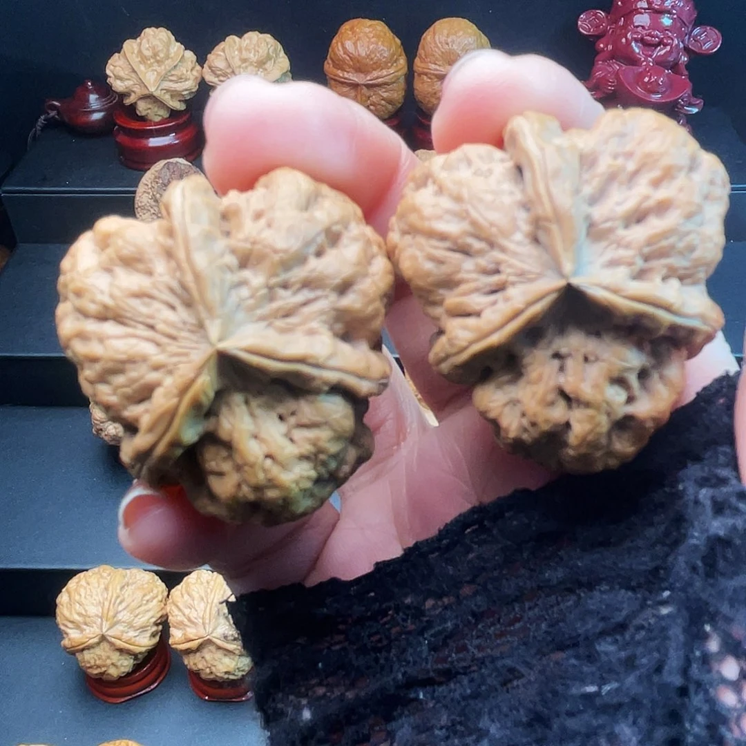 文玩核桃吊坠玉斧……