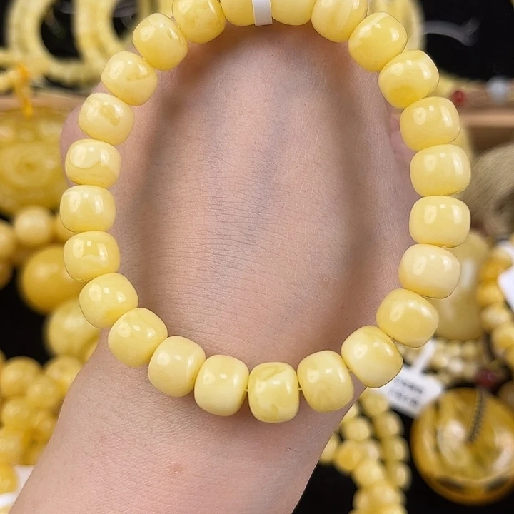 琥珀项链未镶嵌琥珀，