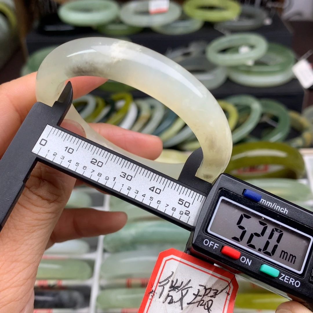 蛇纹石玉未镶嵌手镯795