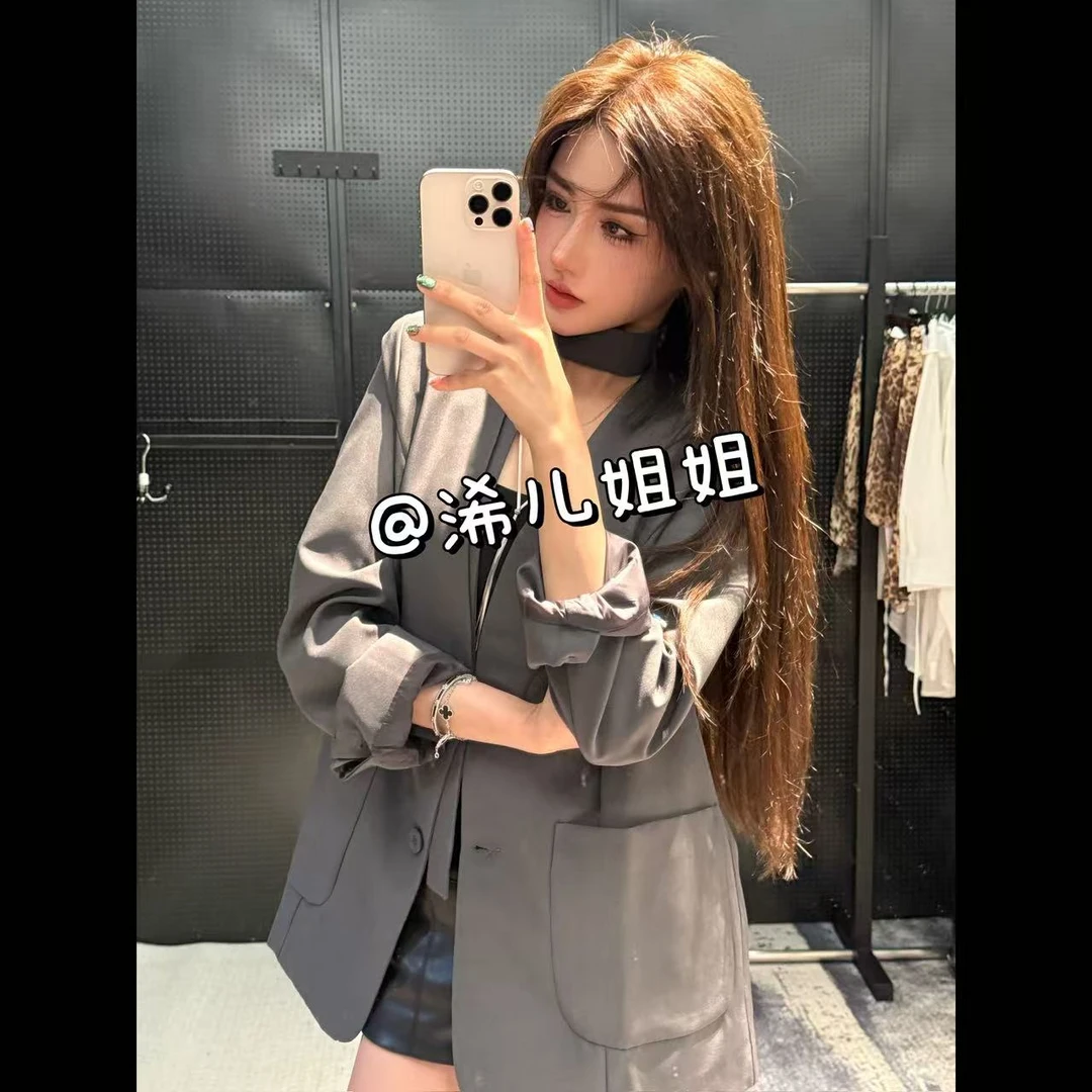 玫瑰胸针烟灰色飘带无领宽松气质西服外套