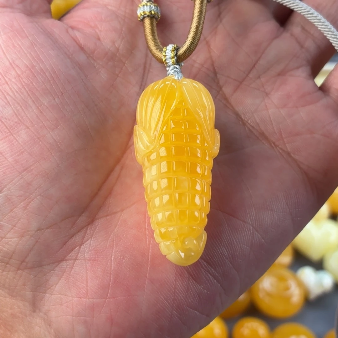 琥珀未镶嵌裸石焦皮料 玉米吊坠