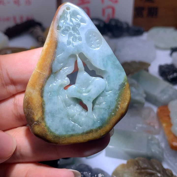 翡翠未镶嵌颈饰保真天然A货翡翠