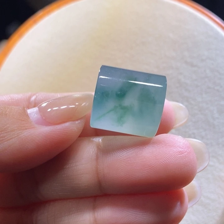 翡翠未镶嵌吊坠(不含链)翡翠冰胶飘花桶珠