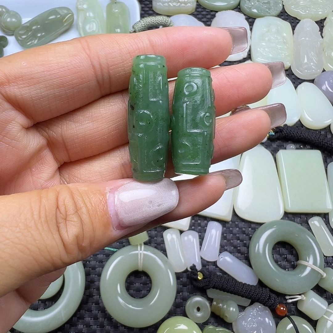 和田玉未镶嵌吊坠(不含链)微瑕漏，不退不换