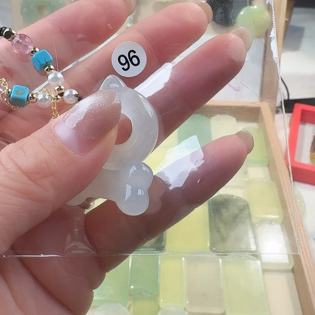 蛇纹石玉颈饰合金精美礼品